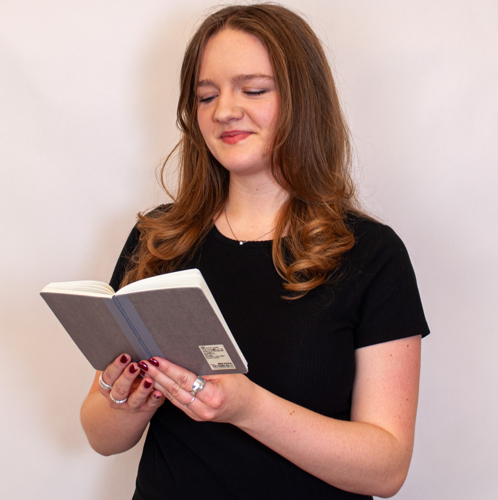 Nicole, TMUTAGA Editorial Director 2025–26